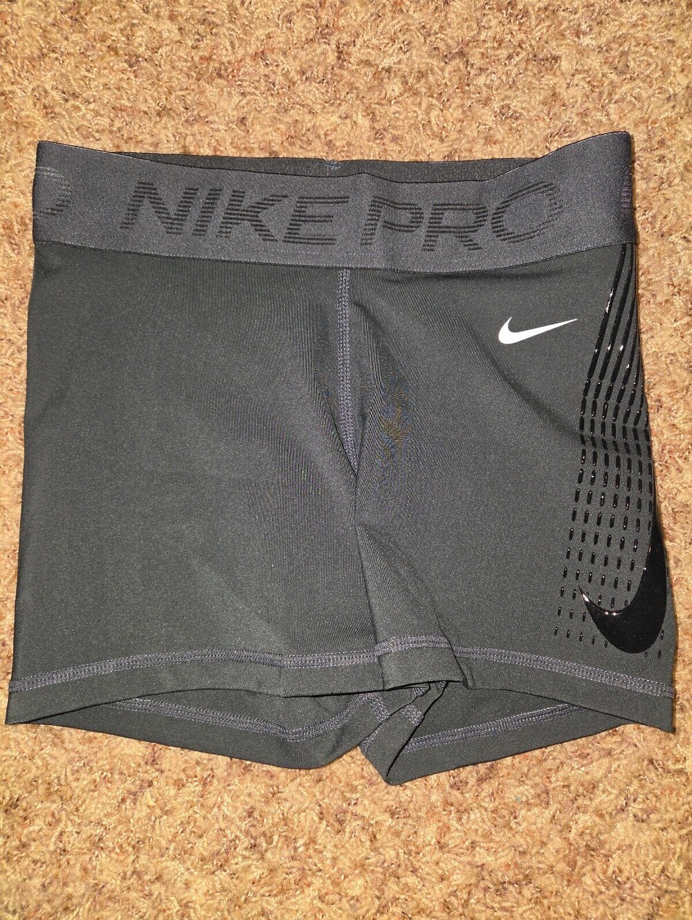 Nike ProWomen's Mid-Rise 3 In Biker Shorts Sample